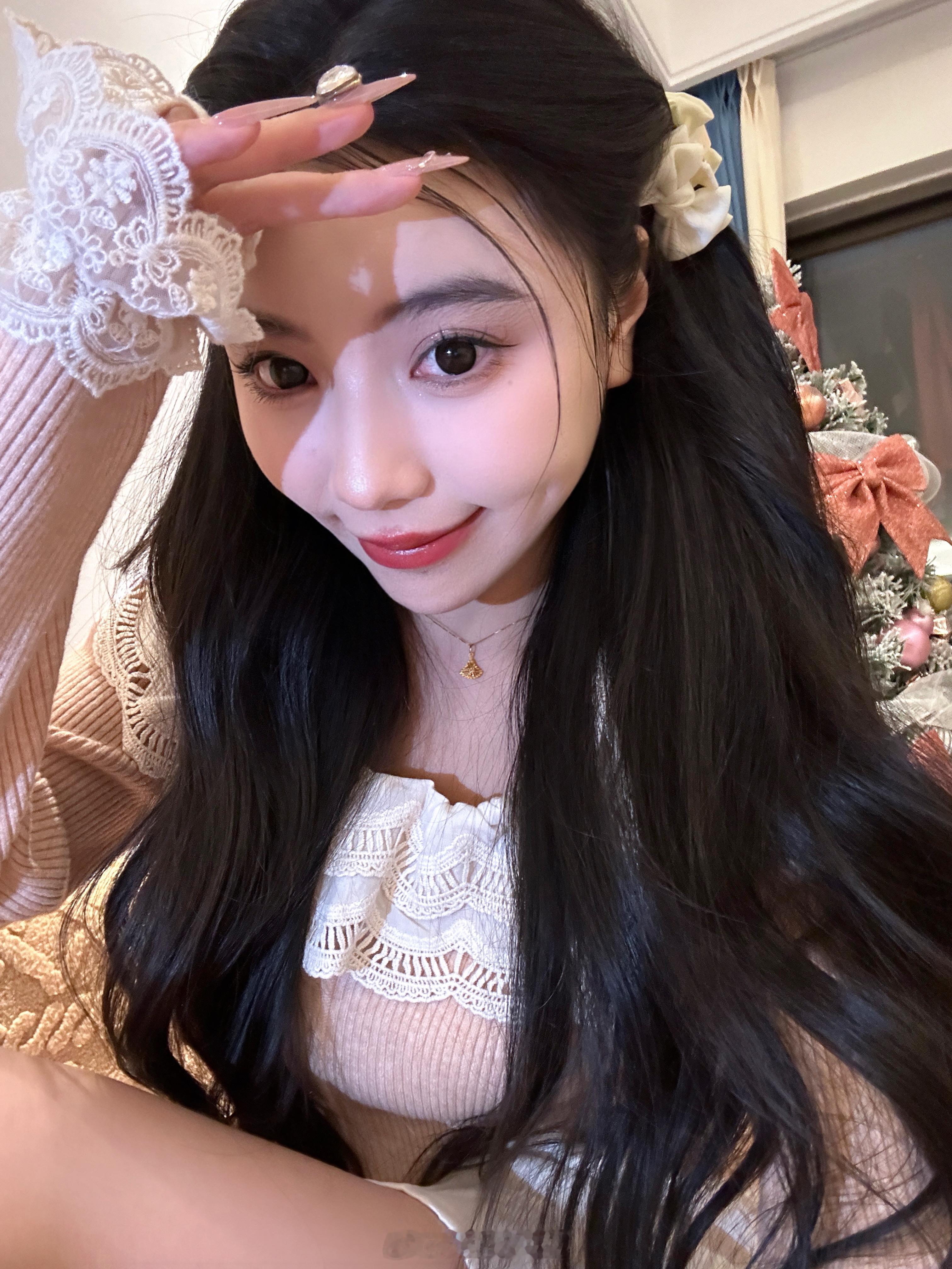 啊hhh…装甜妹噜～  ​​​