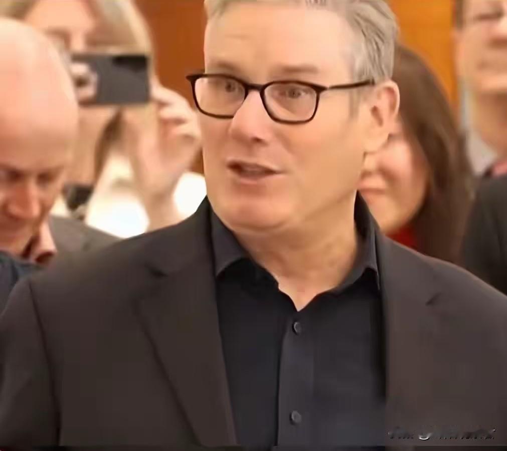 斯塔默：此次访华就是在“创造历史”中国蕴藏巨大机遇，是英国的“迫切需求”。

英