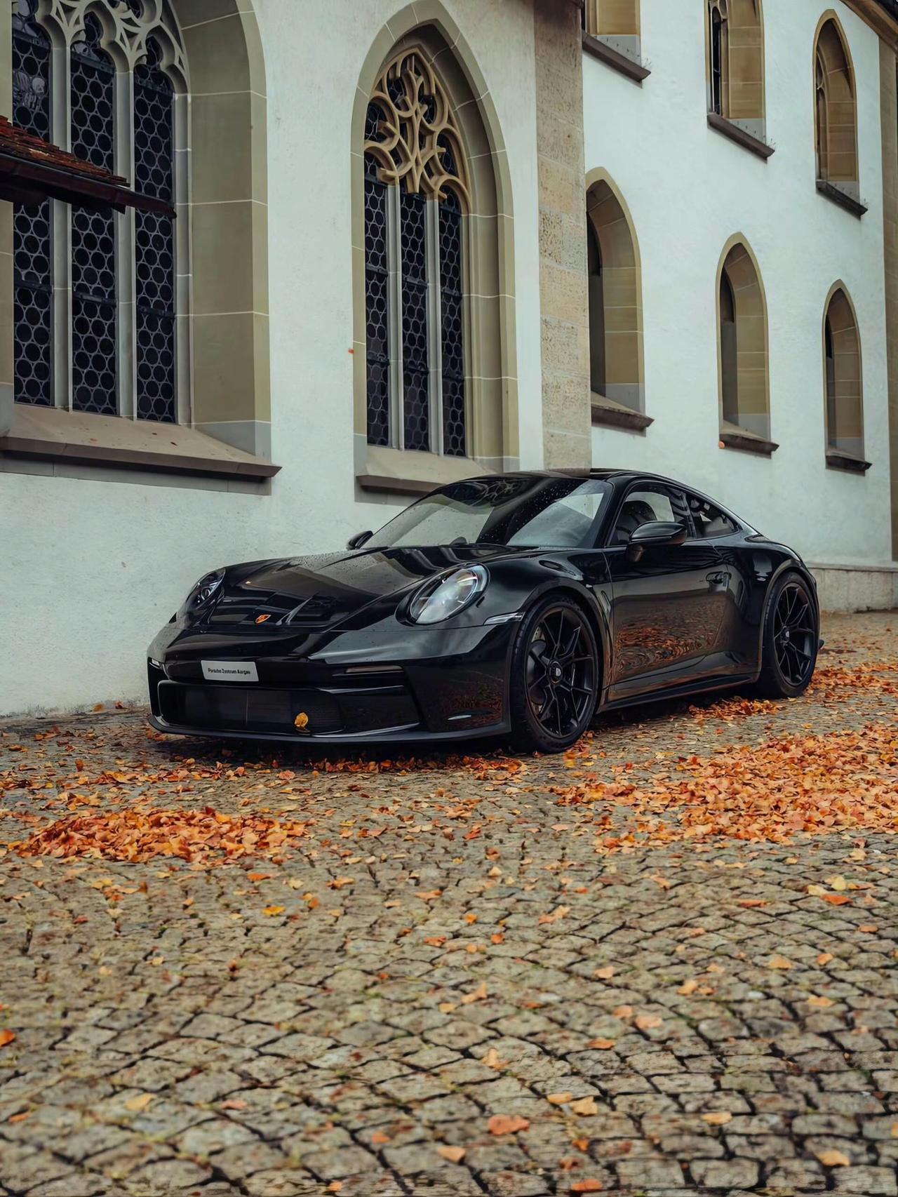 保时捷911 GT3 Touring，4.0升自然吸气发动机，502匹、468牛