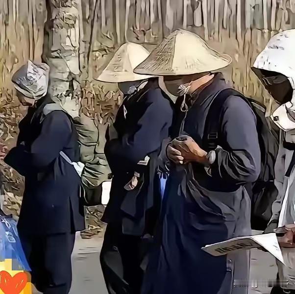 最近这封山封庙的事闹得挺大，
我朋友圈里好几个驴友都在抱怨，
说这大好的春色，怎