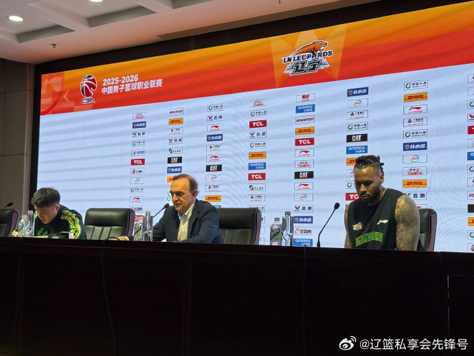 莫兰德赛后谈及鄢手骐与球队近况：手骐是我的兄弟，我加盟球队四年，他一直表现出色，