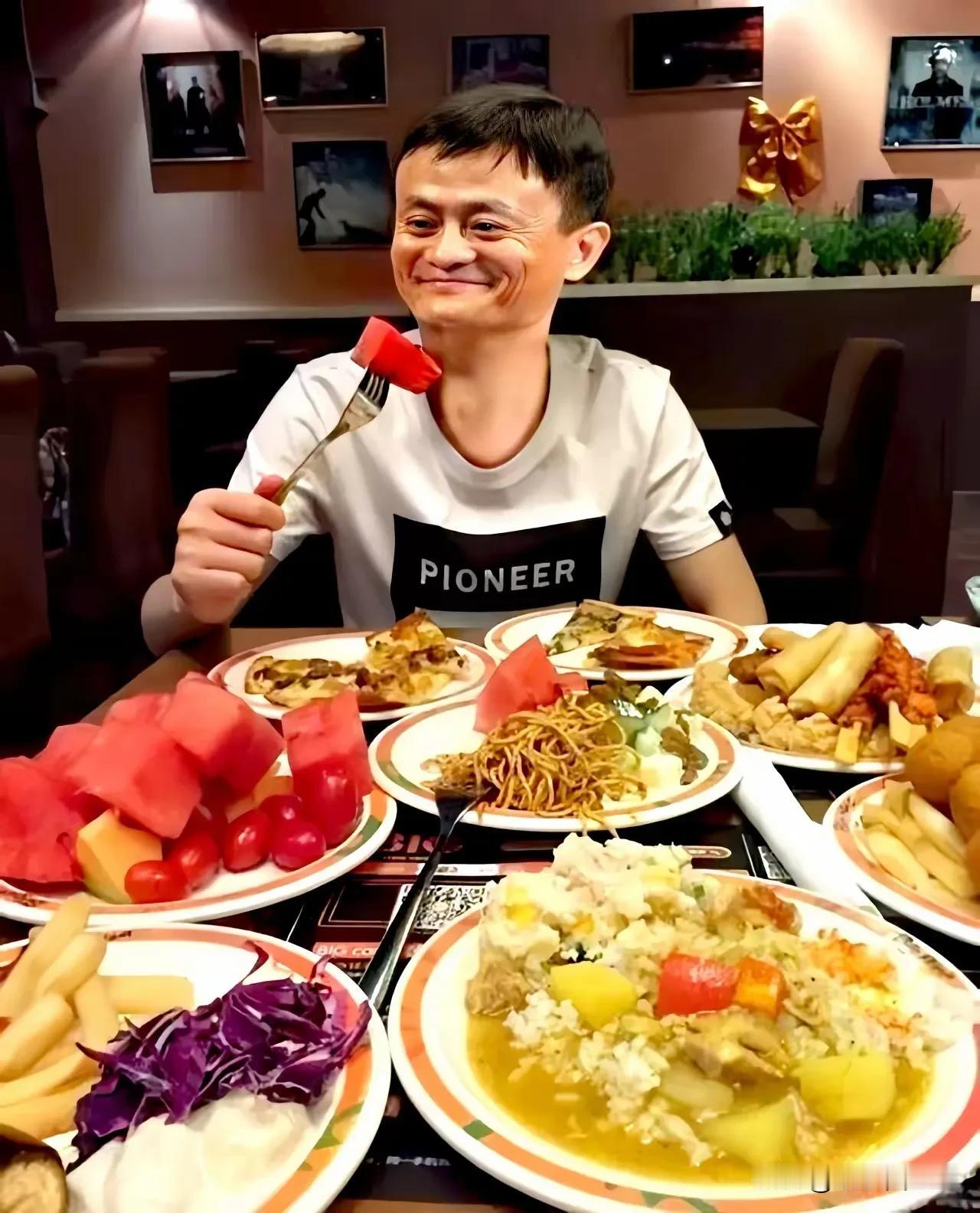 这一桌菜就算吃不完，摆的满满一桌，也是显现富豪的大气和豪迈。
不过说实在话，仔细
