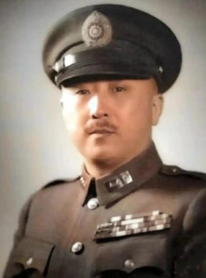 辽沈战役中，卫立煌死守沈阳到底对不对？

1948年11月底，一架专机急急忙忙降