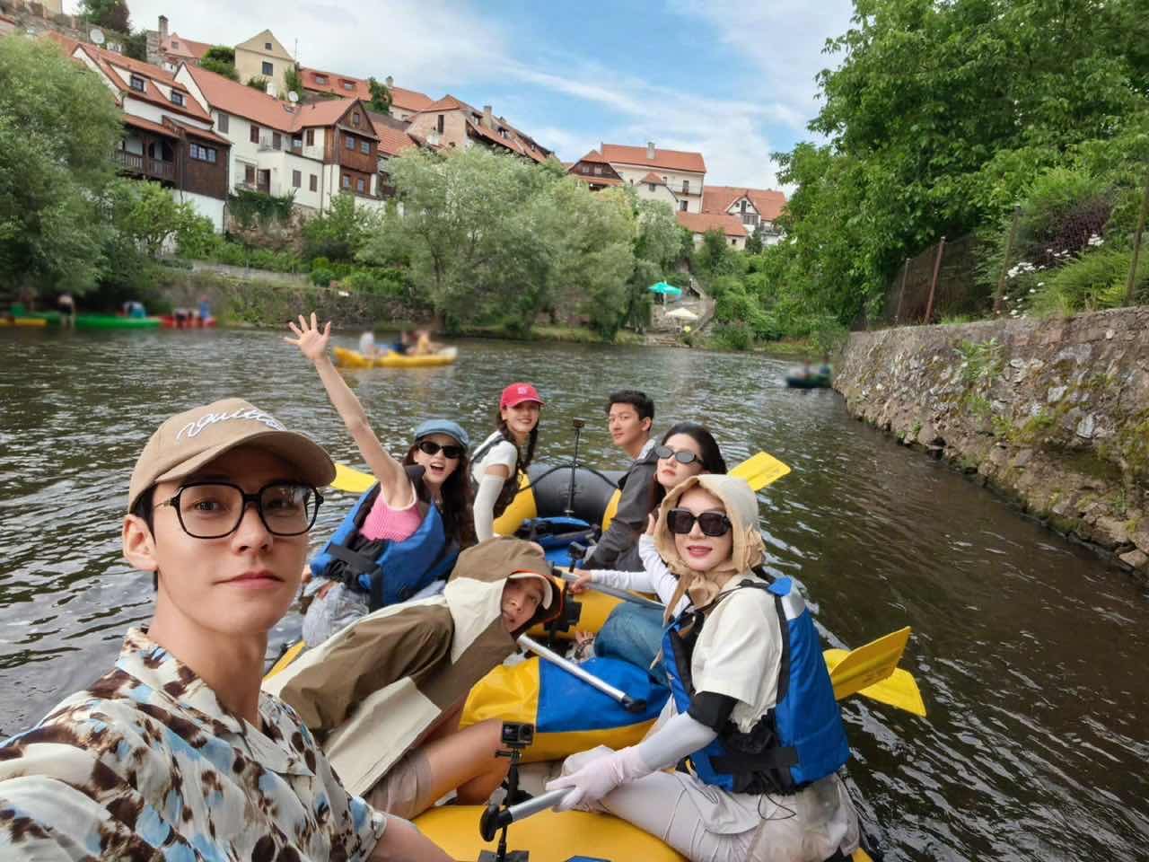 李沁邂逅一些不期而遇的美好李沁捷克plog李沁邂逅一些不期而遇的美好 ​​​