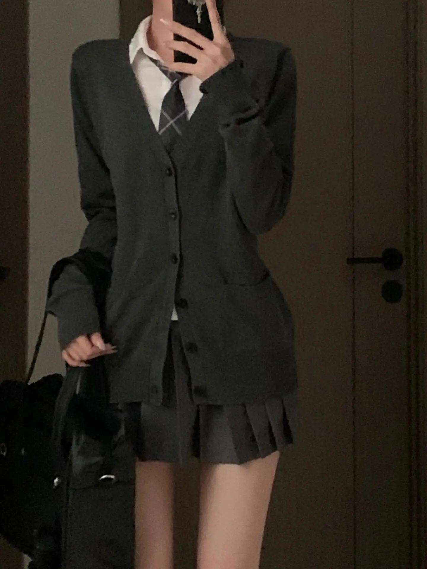 出门了。