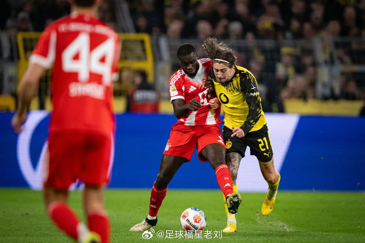 多特蒙德2比3拜仁慕尼黑多特对阵拜仁的焦点战，剧情跌宕起伏！多特上半场依靠施洛特