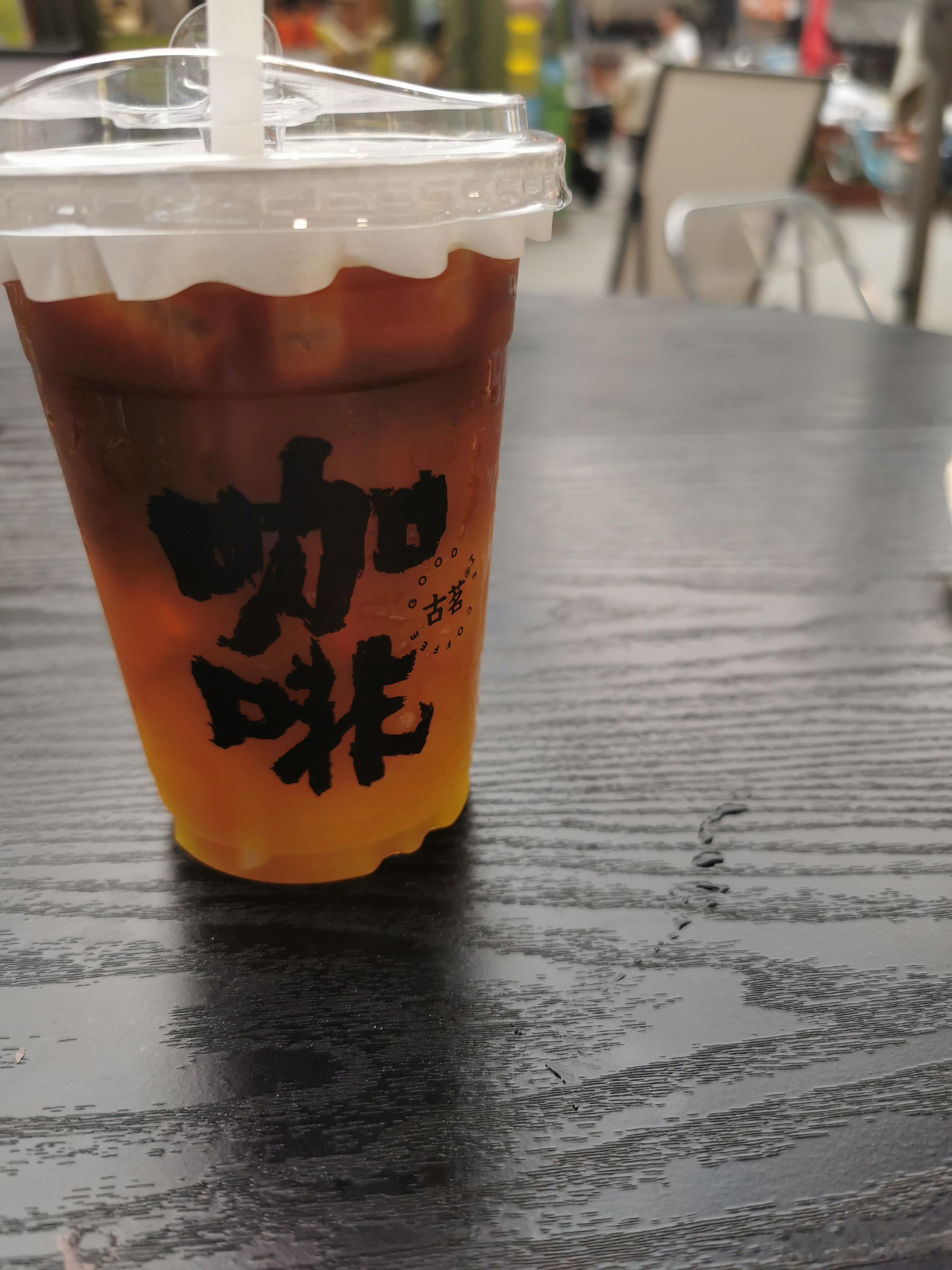 以前还没怎么喝咖啡，什么拿铁，卡布奇诺，各种名词，那个时候感慨，真会折腾。没想到