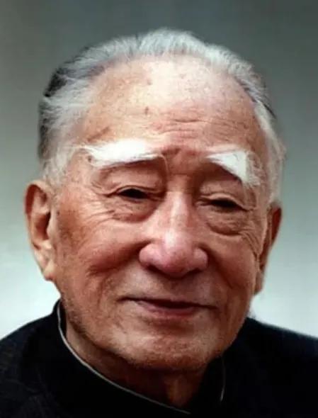 国务院原副总理薄一波在晚年时，题下了对三位伟人的评价，评价彭老总用了三句话，评价