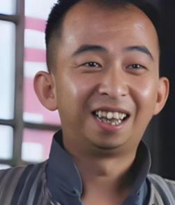 “这也太双标了吧！”演员巨兴茂身家过亿，娶了貌美如花的孟久淇，本该是人人羡慕的圆