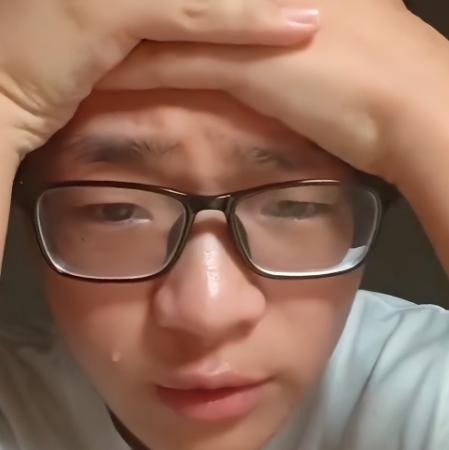 浙江，一少年自费收集日军侵华罪证， 无偿捐日军罪证遭死亡威胁：历史真相，岂容键盘