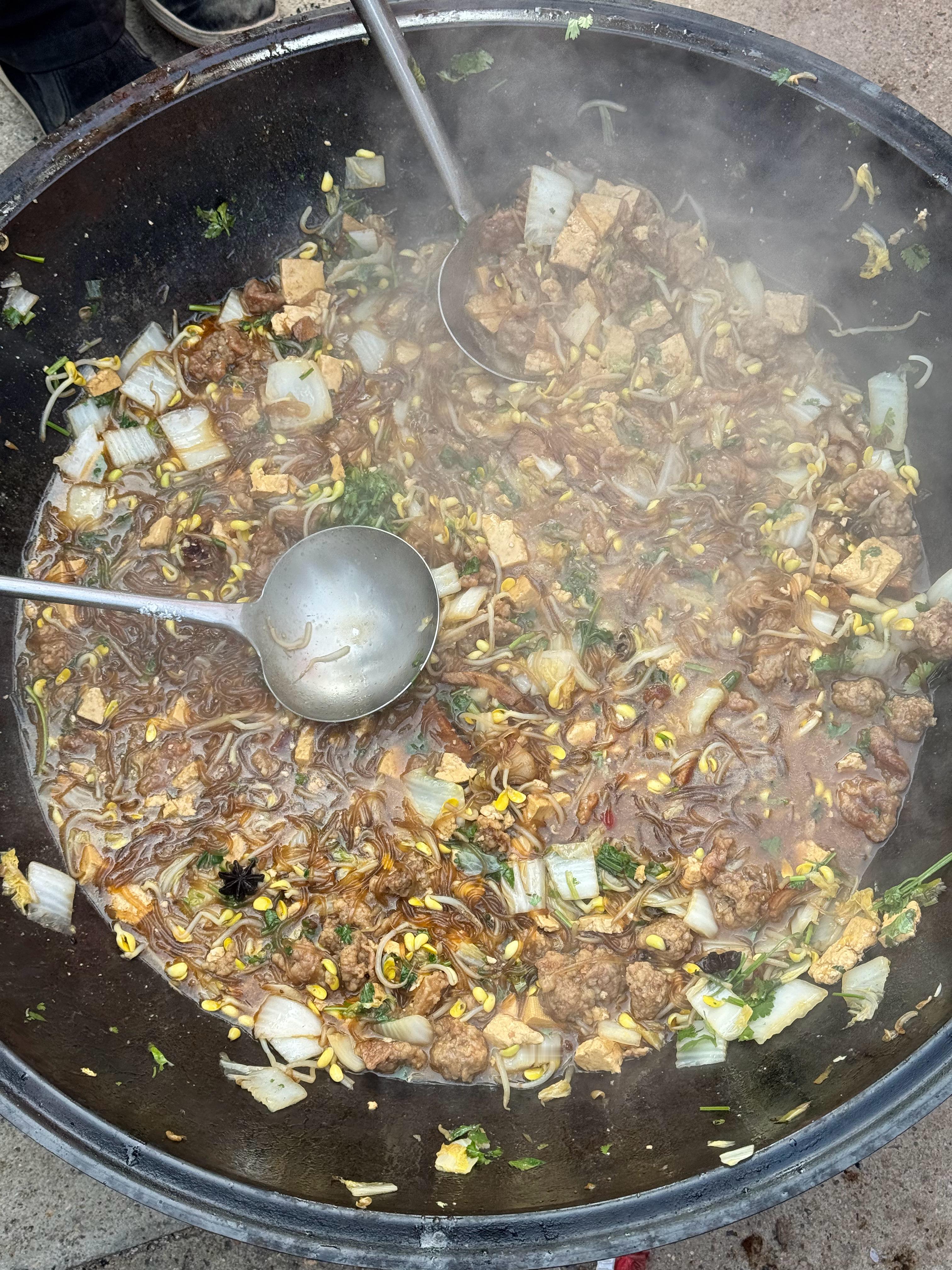 河南大锅菜，熬菜，香的一匹，秒杀所有大鱼大肉 ​​​