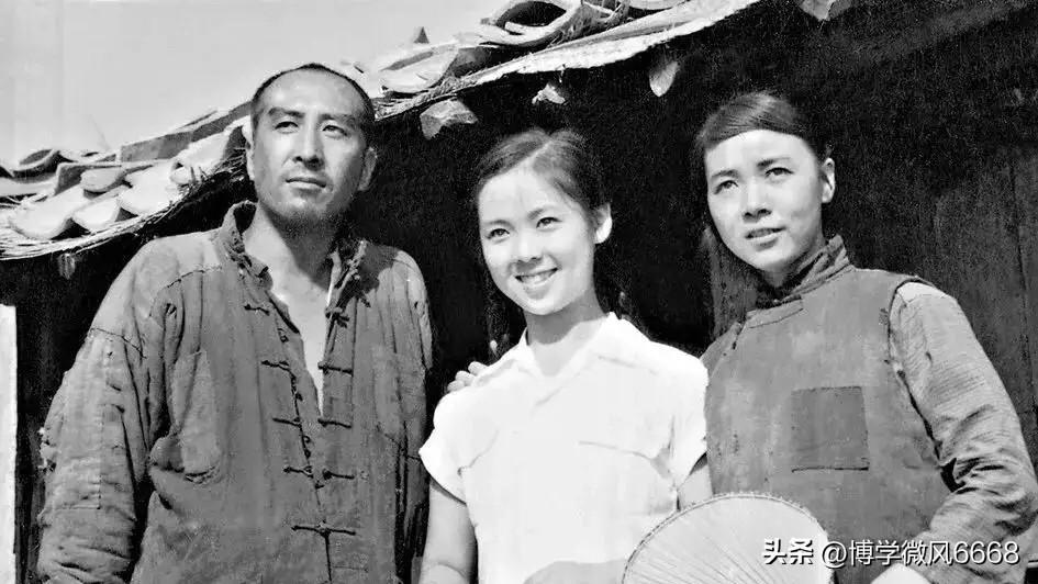 田华老师年轻的时候长相真是漂亮啊，端庄大气、温婉知性，兼具颜值和演技于一身，皮肤
