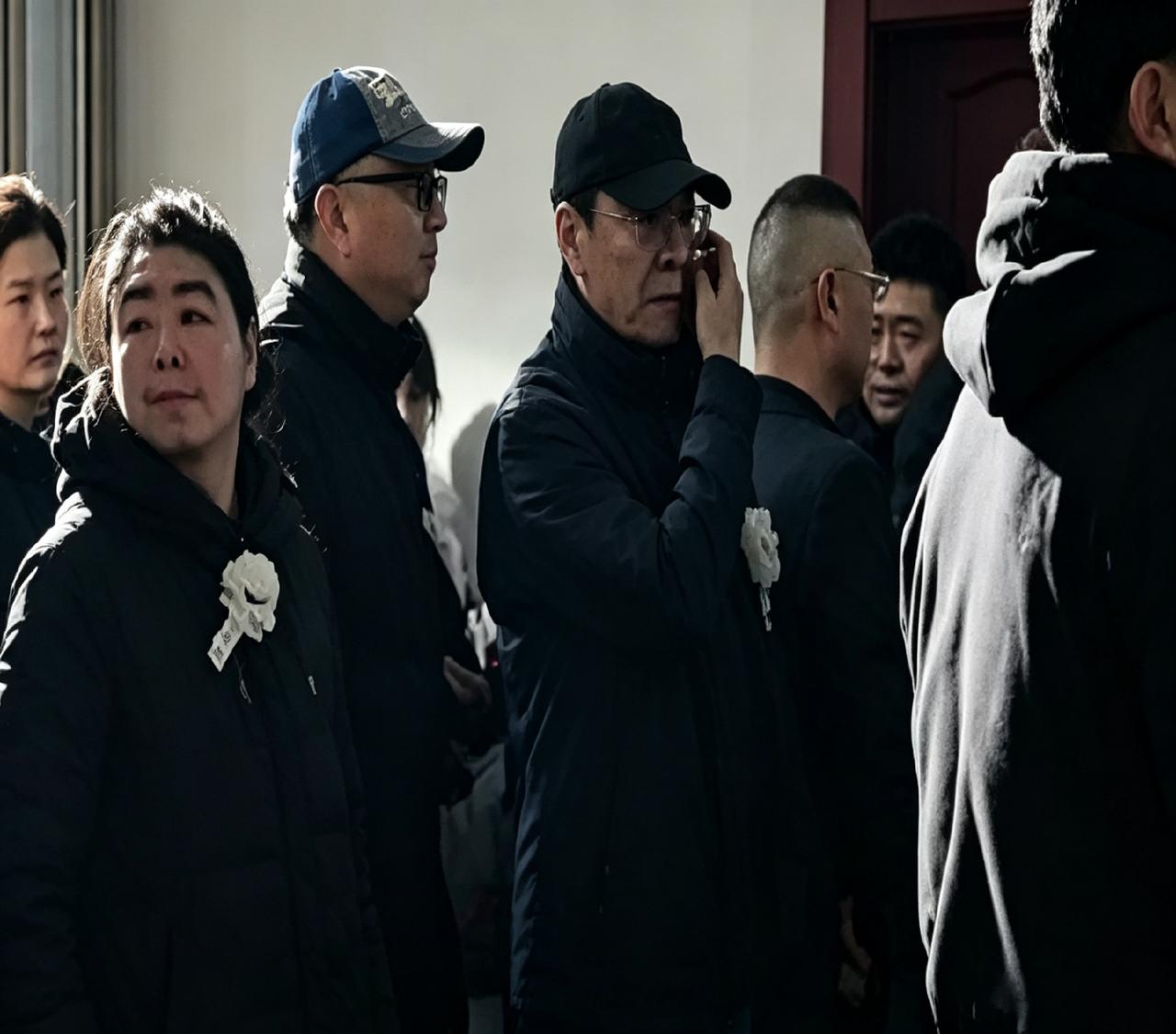 袁泉、张嘉译、刘威、陈明昊都来了，10 月 29 号的北京大兴殡仪馆，一场简简单