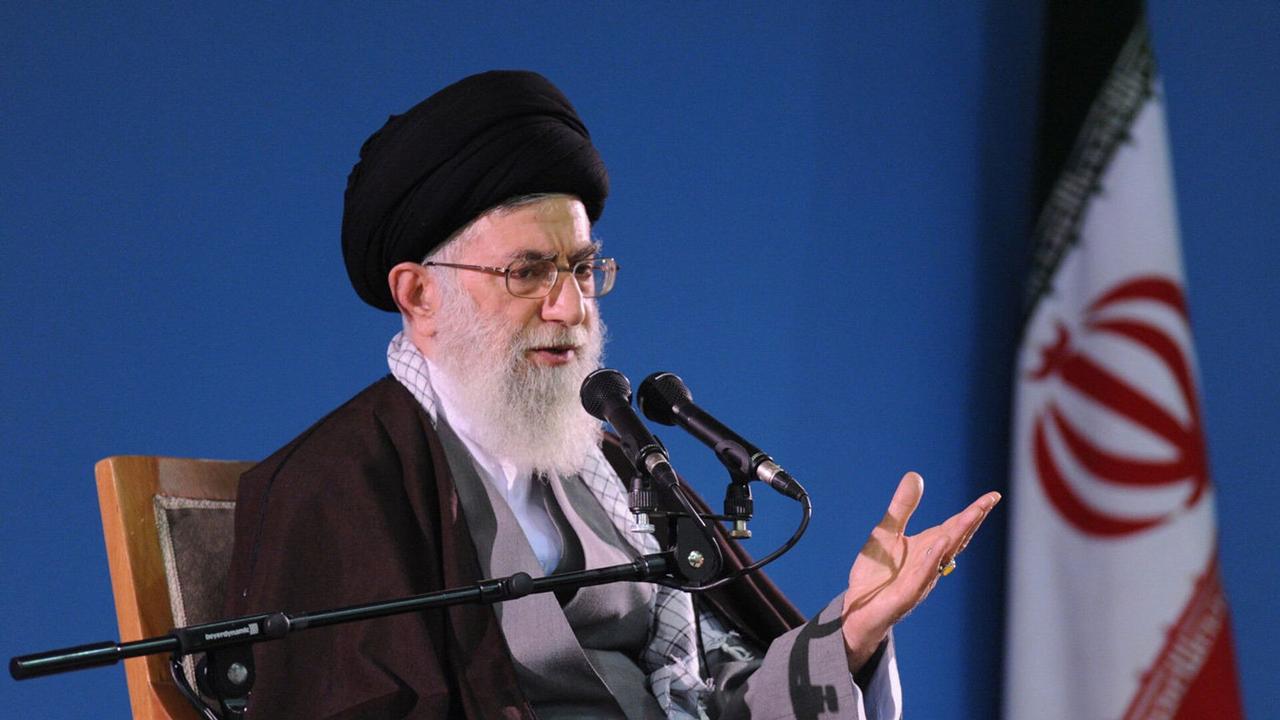 伊朗最高领袖：有关伊朗导弹射程和类型的问题与美国无关

俄罗斯卫星通讯社 202