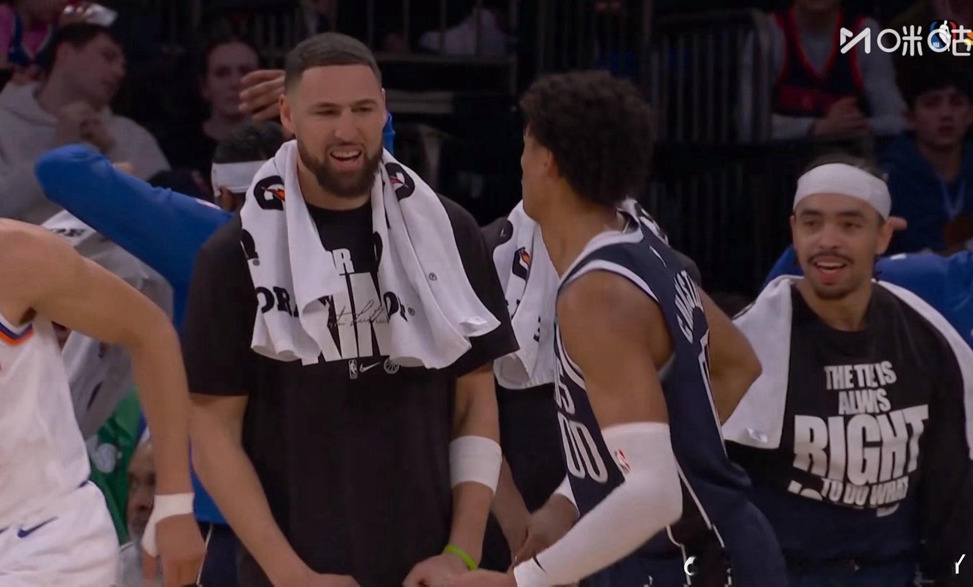 老小太厉害了吧，你汤看到他的表现高兴极了马克斯·克里斯蒂在半场对阵尼克斯的三分球