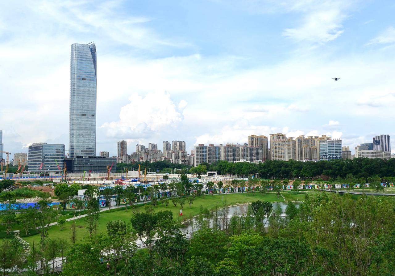 东莞，一座让人震撼又佩服的城市！
东莞，从以前的一个小渔村，到今天这番日新月异的