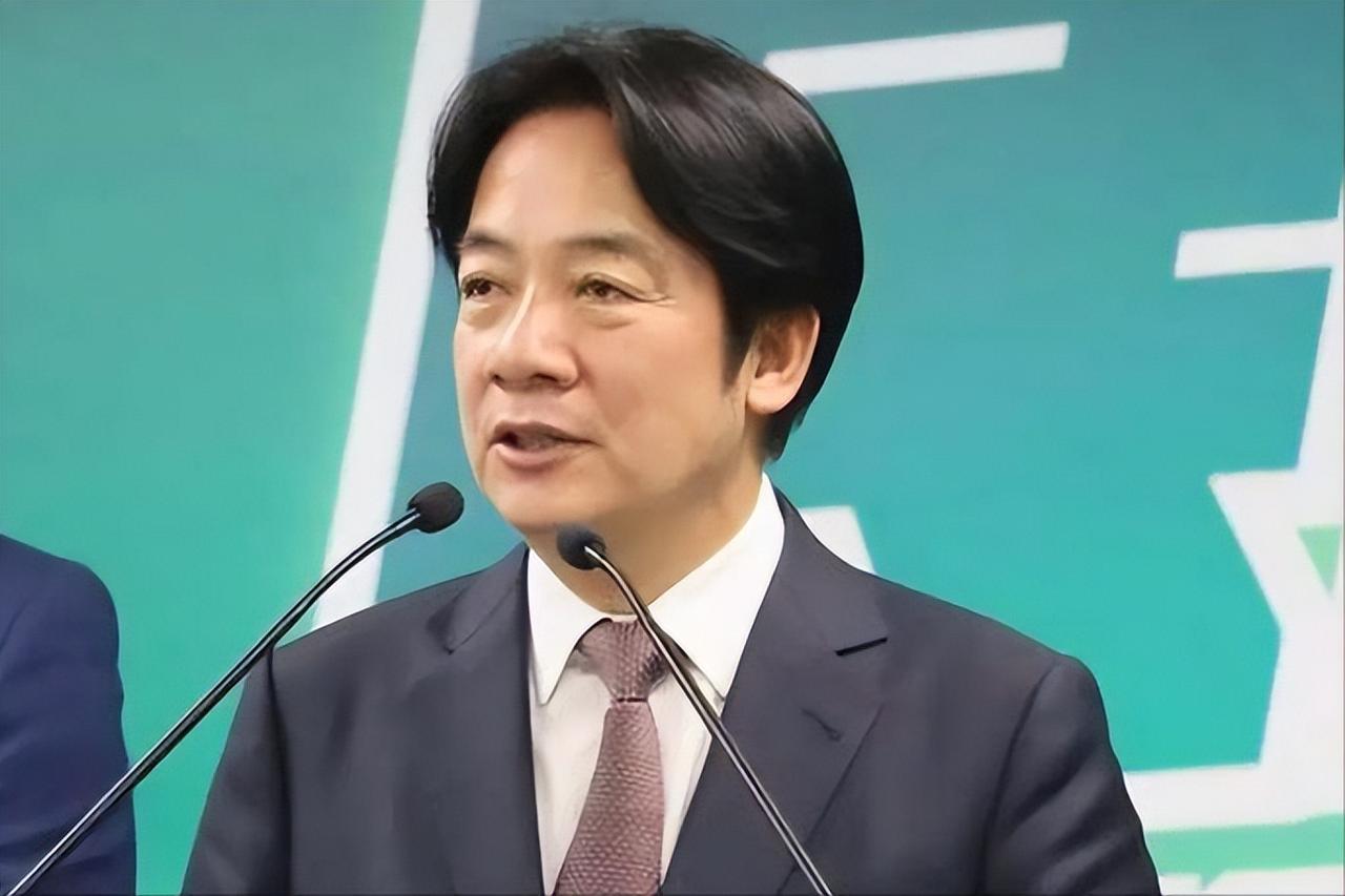 台湾全岛震怒！
 
眼下，台湾民众正陷入极度恐慌，因为每天吃的油竟是一级致癌物。