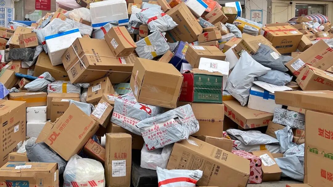 这个春节，顺丰德邦包裹涨价了，小哥收入呢？