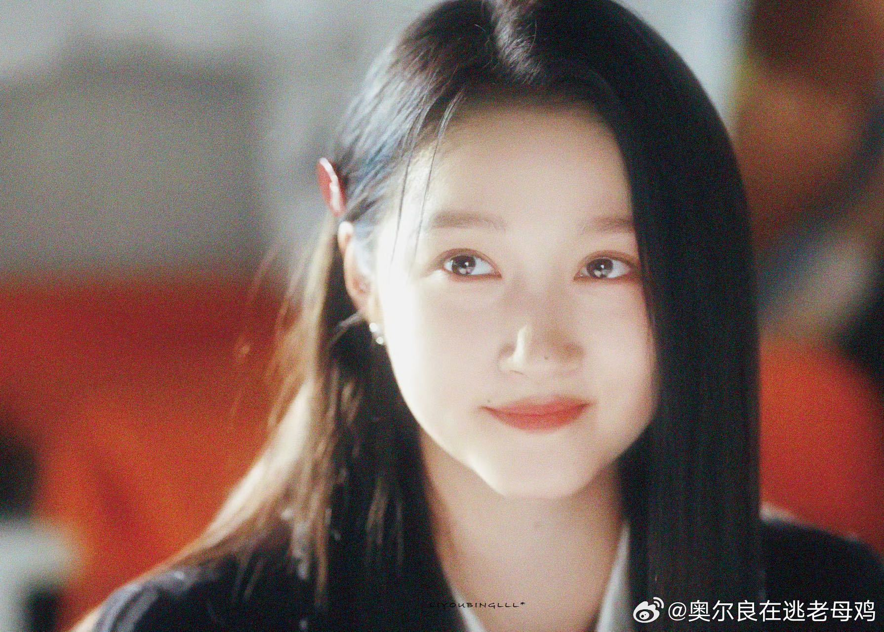 关晓彤又怎么了我的晴也大小姐 晴也的“变形计”每天都在破防。香肠嘴、脏浴池、奇葩