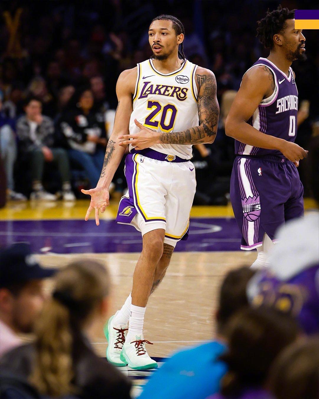 小尼克拿下职业生涯1️⃣0️⃣0️⃣0️⃣分！国王vs湖人