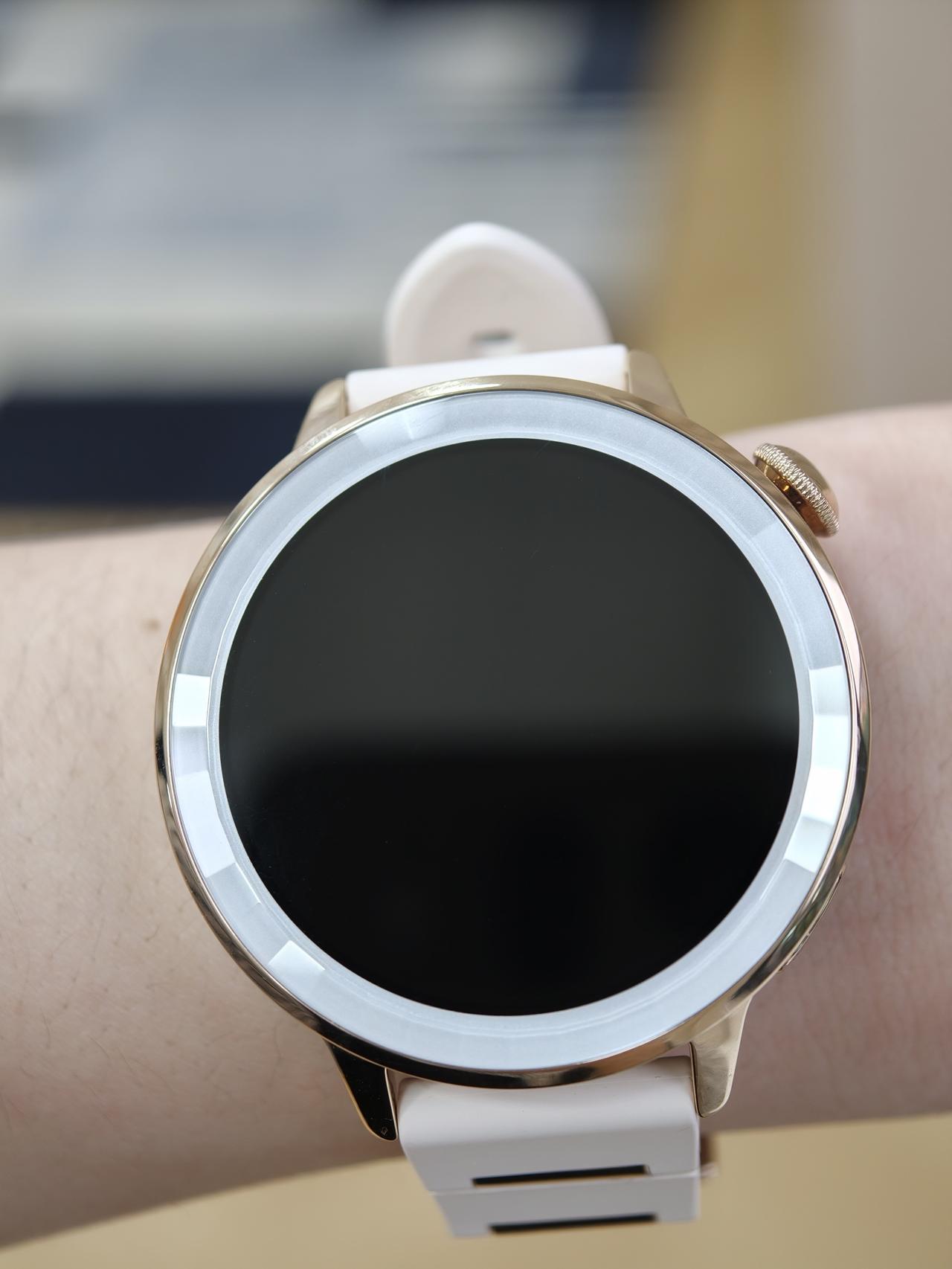 看我发现了啥？莎莎小金表有彩蛋🥚
快看看我发现了啥！？
戴着⌚️OPPO Wa