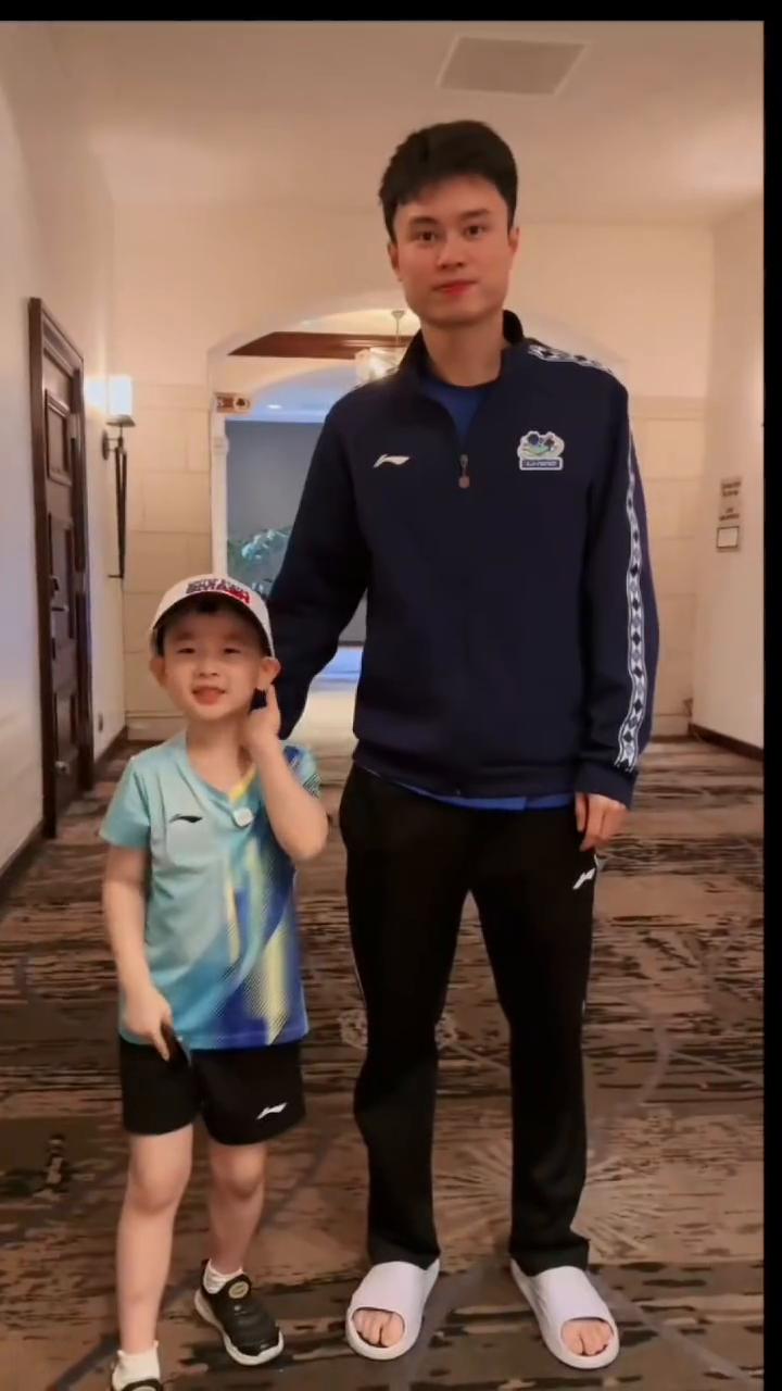 帅帅的Truls。
小小姐姐。
