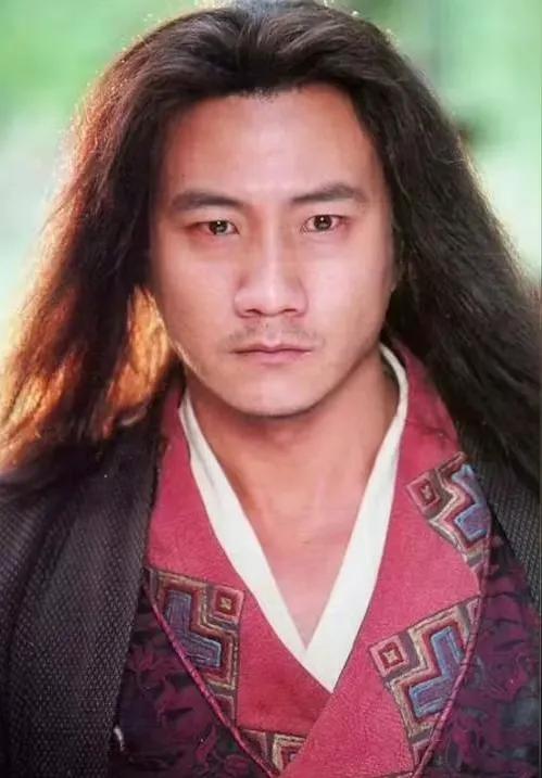 胡军好牛！真剧抛脸了，从乔峰到洪七公，从粗犷到憨态十足的转变，没有一点违和感。期