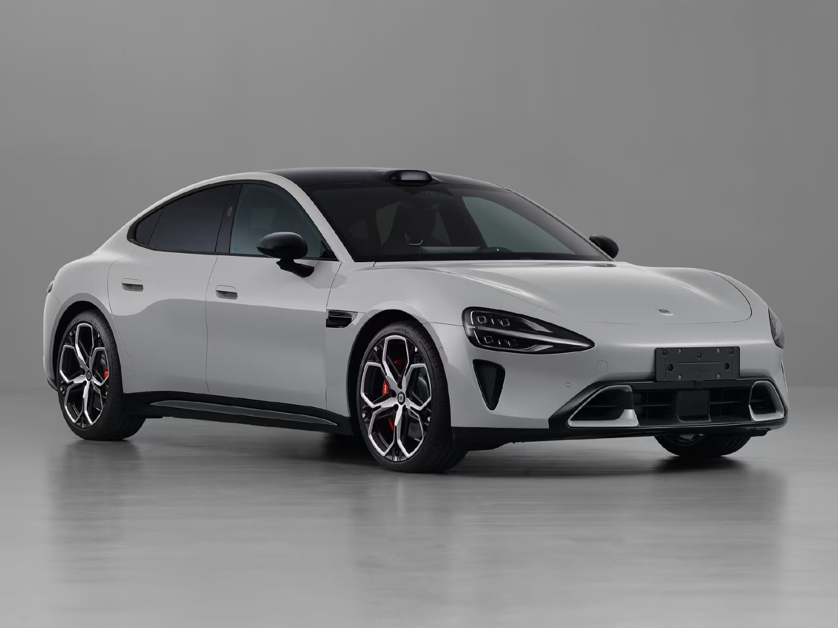 新一代小米SU7申报图曝光新一代小米SU7的申报图一出来，我先被雅灰这个配色吸引