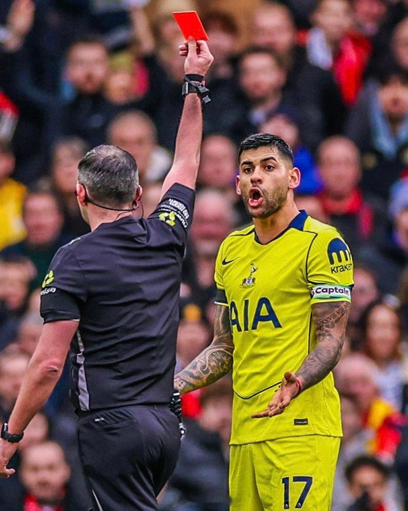 曼联2比0热刺在今晨热刺与曼联比赛中，罗梅罗第29分钟染红，最终球队0-2不敌红