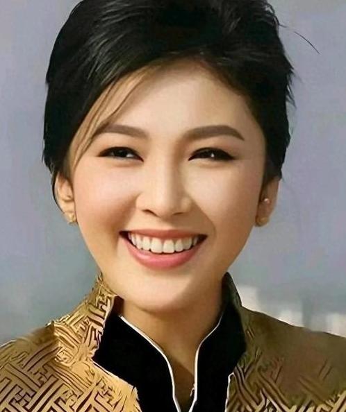 他信自由了！英拉会不会豁出命赌一把？泰国国王玛哈·哇集拉隆功于6月2日突然颁布特