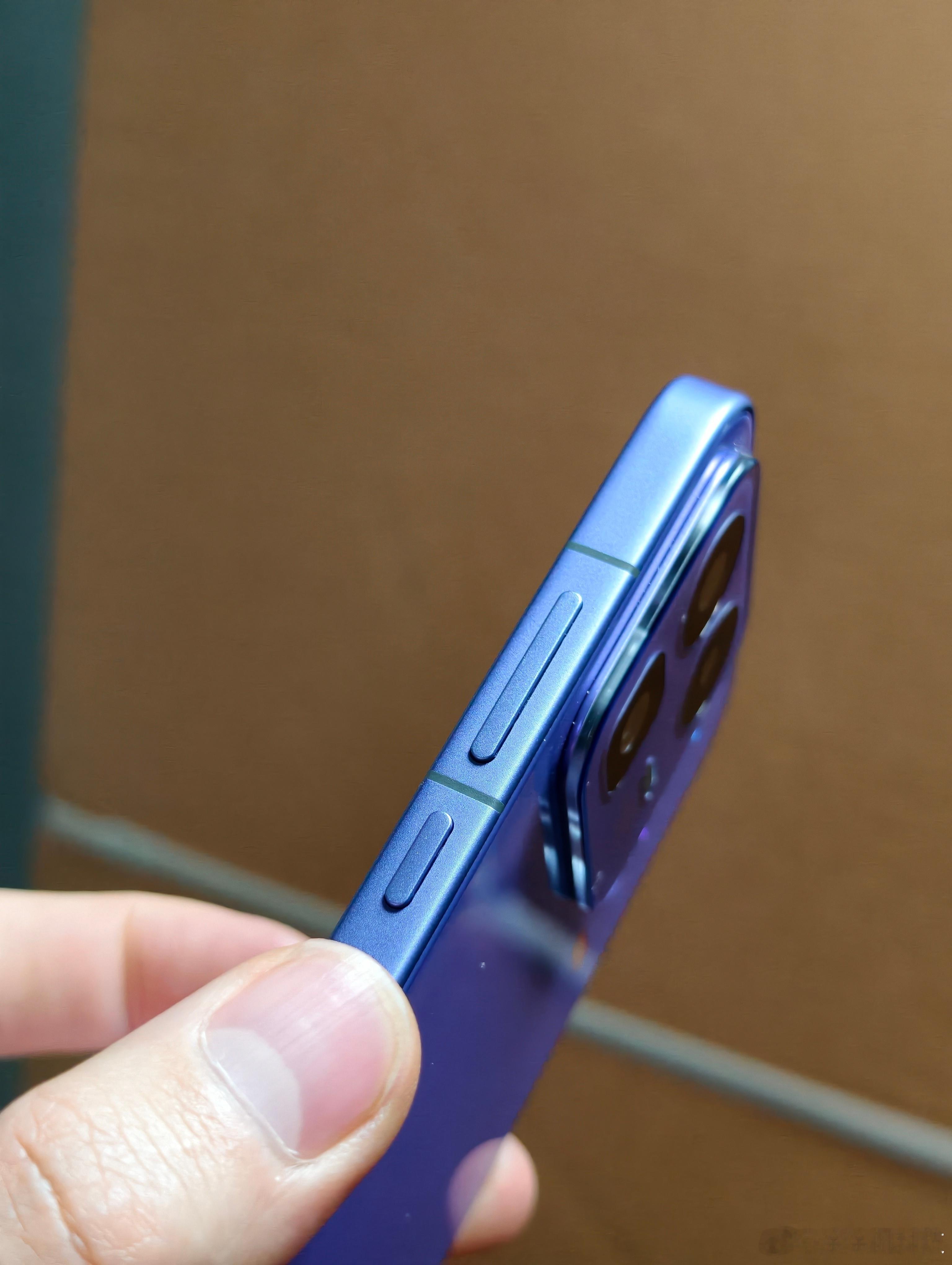 我盲猜这代Neo8的销量应该会很可观，实物的质感比渲染图感觉要强不少，感兴趣的同