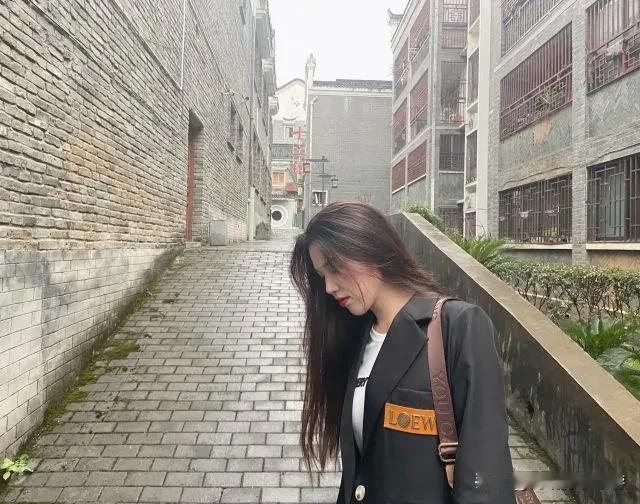 埃安UT大一圈高级很多