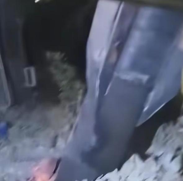 伊朗说摧毁了，约旦说拦干净了，心知肚明，双方都在演戏，都不可信…

伊朗11日凌