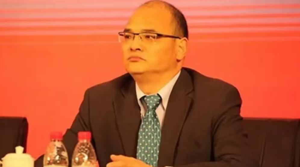 出任中航材董事长一年零4个月后，任宇被撤职，风起于2024年3月，在国外机场醉酒