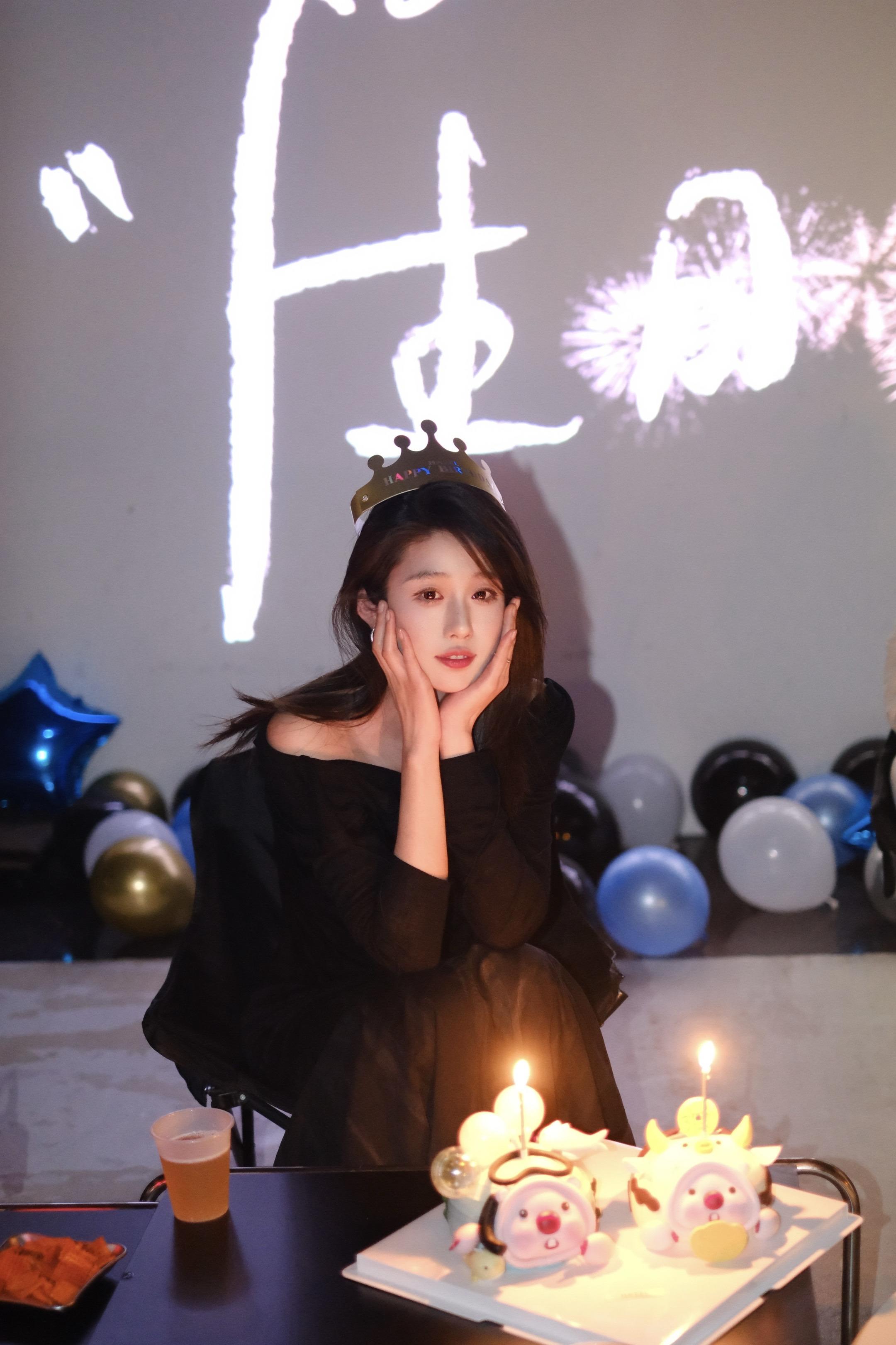 🎂。今年生日愿望：咖啡继续喝冰的，烦恼记得选小份的——开心才是头等大事