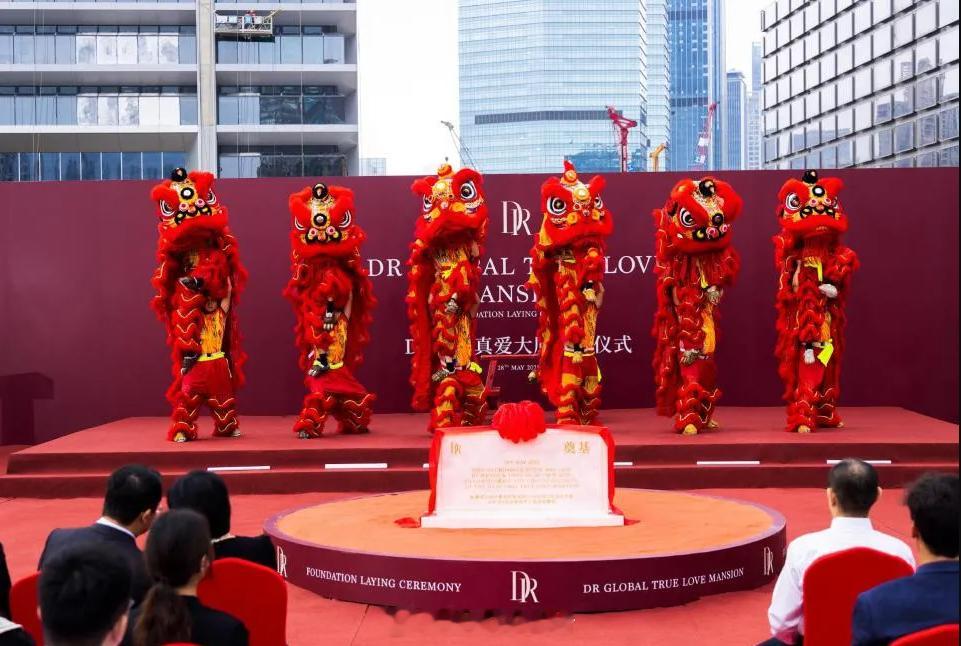 在奠基仪式上又听到“用一生爱一人”这句话，我心里那叫一个感慨啊！DR 钻戒真的是