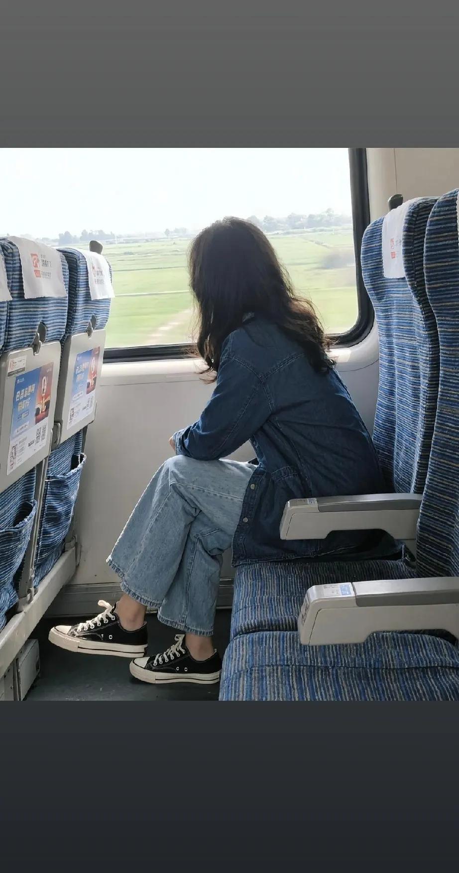 晒图笔记大赛分享女性穿搭 分享穿搭打卡 女装穿搭图片分享 分享穿搭每一天 分享日