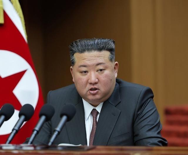 金正恩日前把话说死了，而且是亲口说的：朝鲜与俄罗斯的关系，已经巩固成为“同志之间