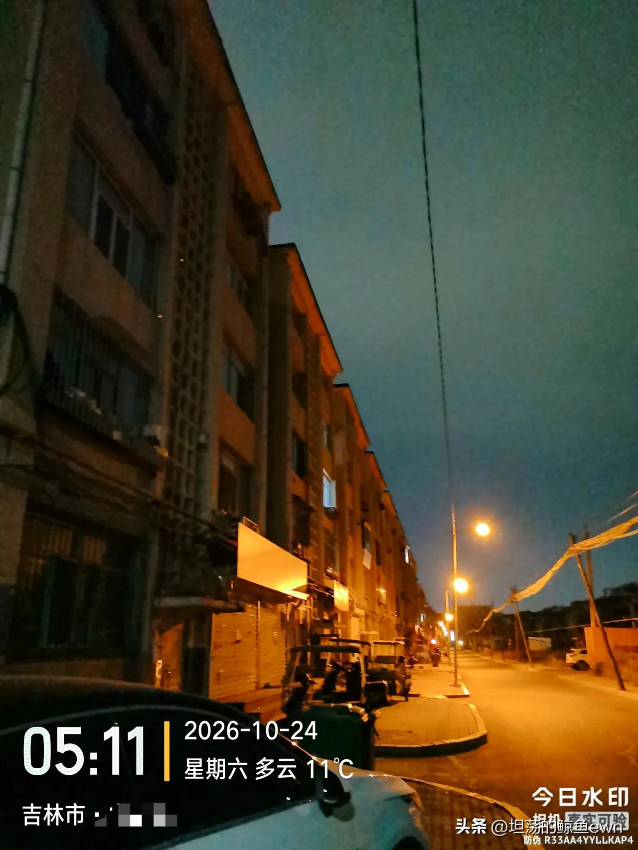 最近我们几个退休老头被这样几句话点醒了:
一假如你抑郁了？说明你仍活在过去；
二