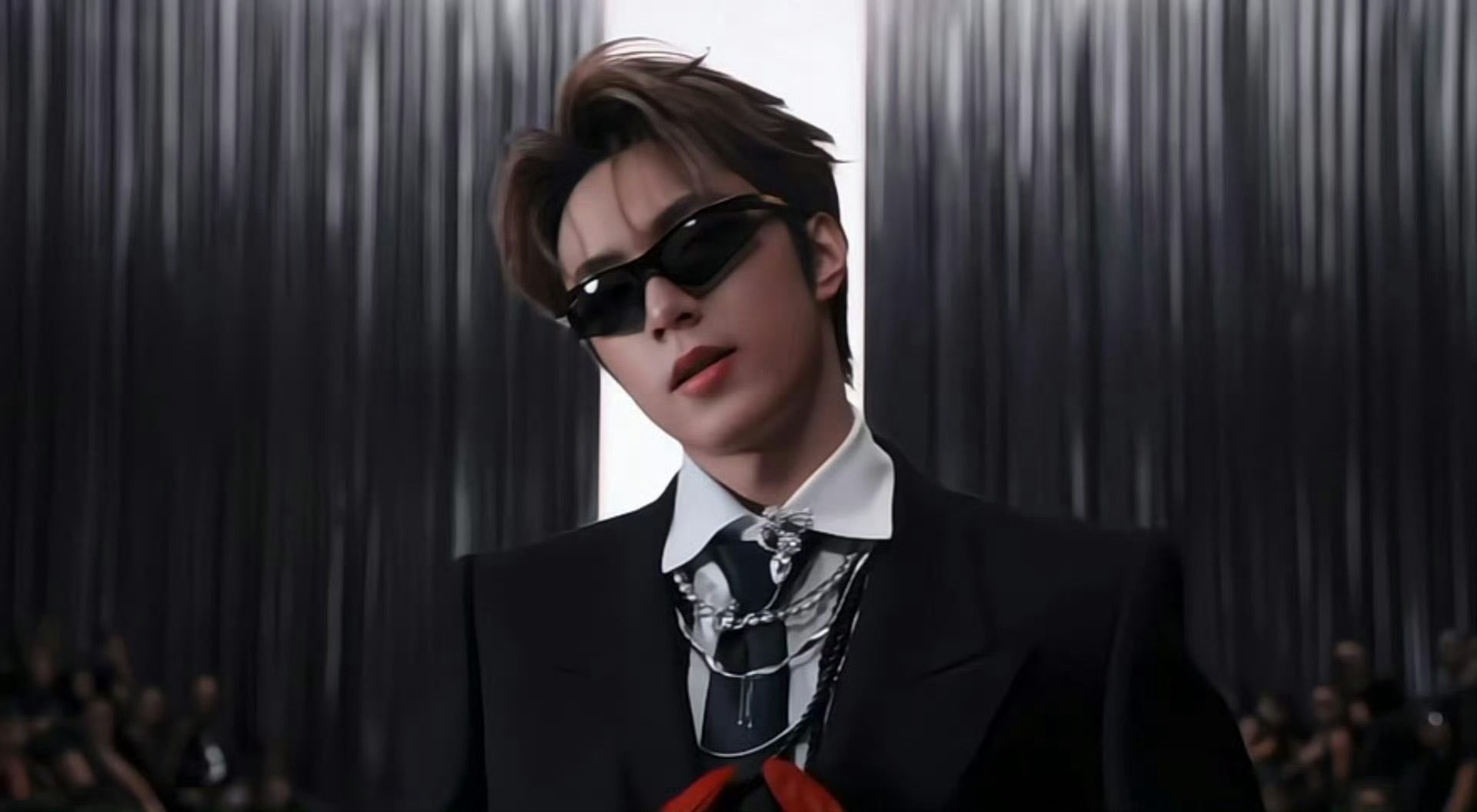 疑似刘耀文紧急上线挽救形象刘耀文长胡子造型 哈哈哈哈哈刘耀文刚上线发了mvt台走