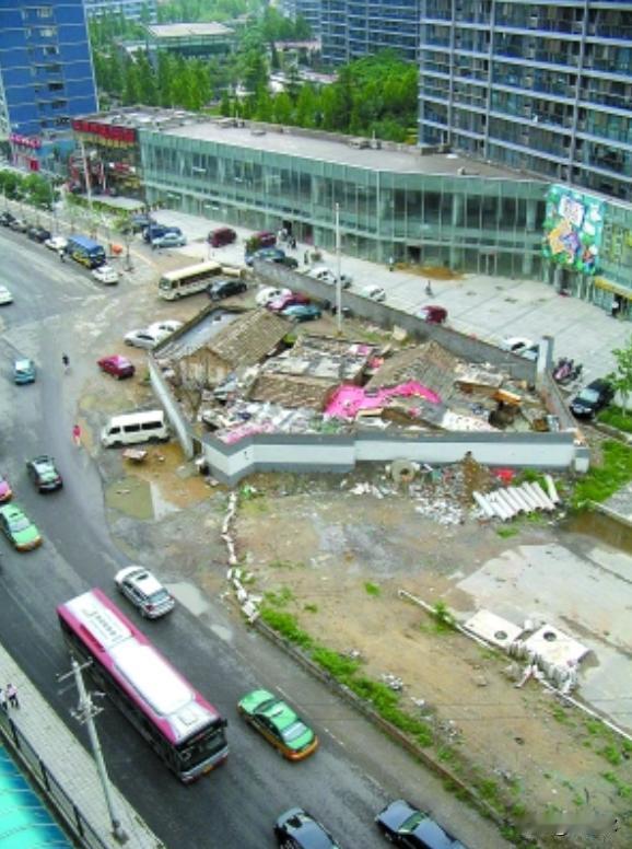 2003年，北京朝阳区尚家楼村启动拆迁改造，这片区域规划建设高端住宅与奥运配套市