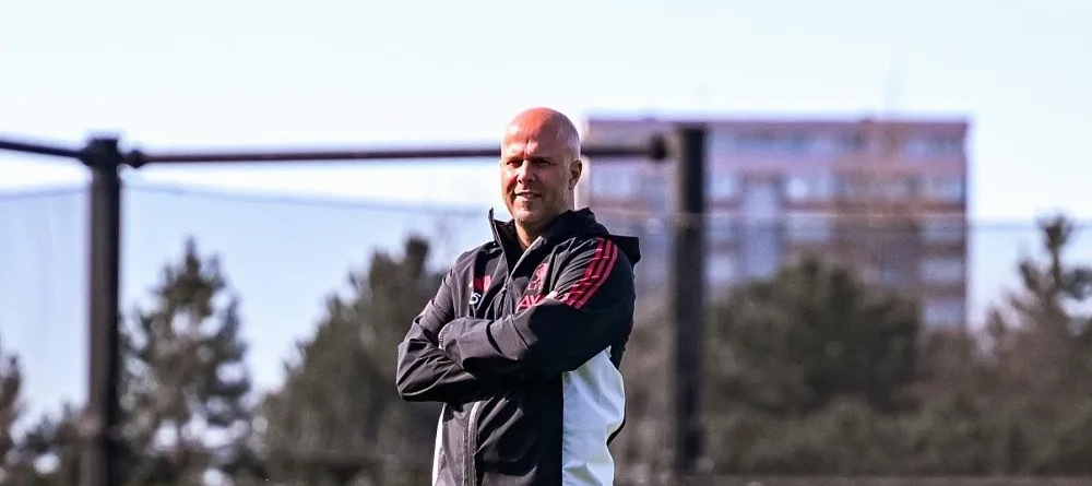 斯洛特接受利物浦官方采访时表示，未来几周面临的挑战令他感到兴奋。谈对于未来几周赛