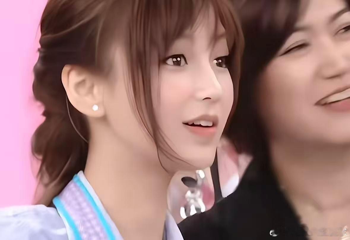 Angelababy内娱顶级脸蛋回归都让让 内娱最严厉的母亲回来了  依旧权威 