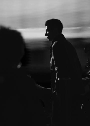 蒋奇明公路片男主蒋奇明电影感路透蒋奇明这组路透氛围感拉满！自带野性故事感，每一帧