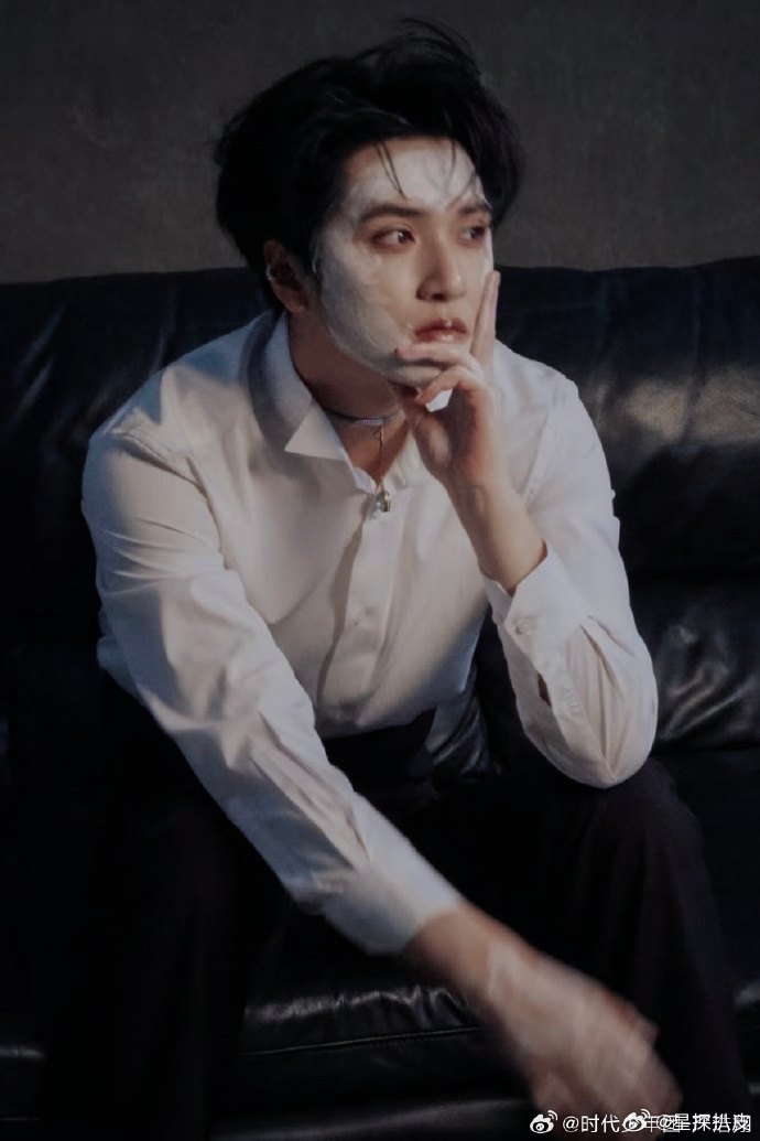 严浩翔SM2很有趣的拍摄严浩翔很有趣的SM2拍摄严浩翔很有趣的SM2拍摄，每天都