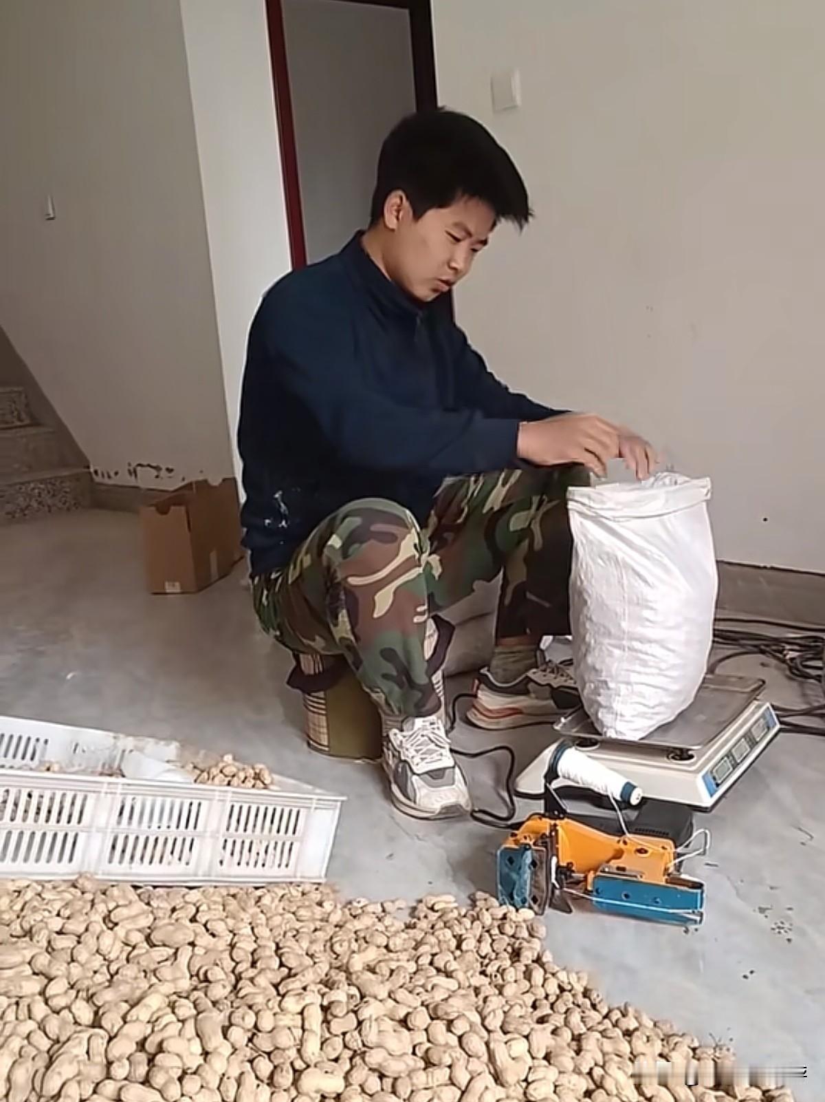一个人在家做电商，到底赚不赚钱？
太多的人问我这个问题，想想都可笑，也许这些人被