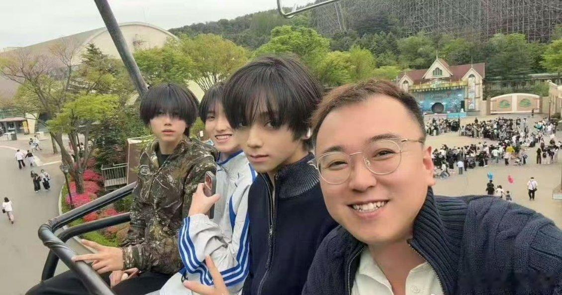 王橹杰左奇函陈奕恒韩国地陪合照王橹杰左奇函陈奕恒韩国地陪朋友圈 地陪朋友圈合照太