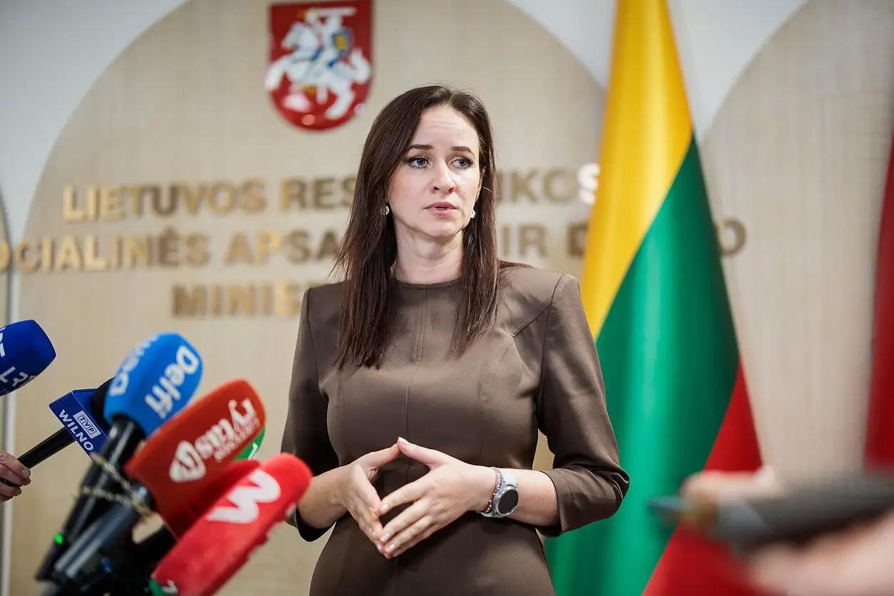 口头认错无诚意，立陶宛想两头获利纯属做梦！

2月3日，立陶宛新总理公开认错，承