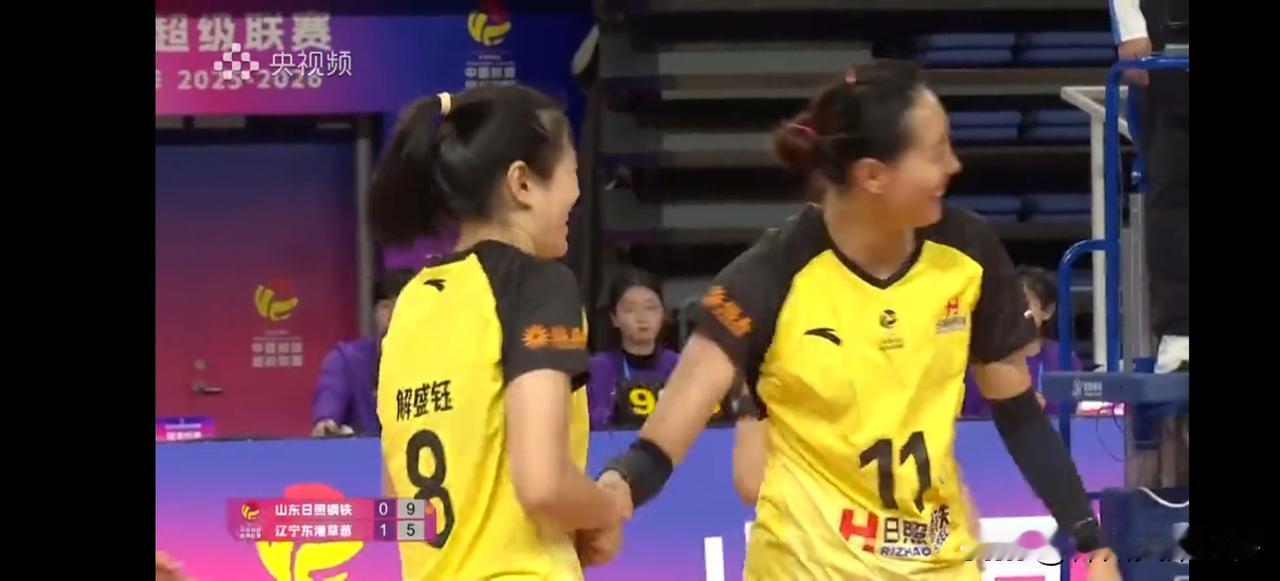 爆冷三连败！山东女排主场送辽宁首胜，李岩龙何时下课？
 
昨晚2025-2026