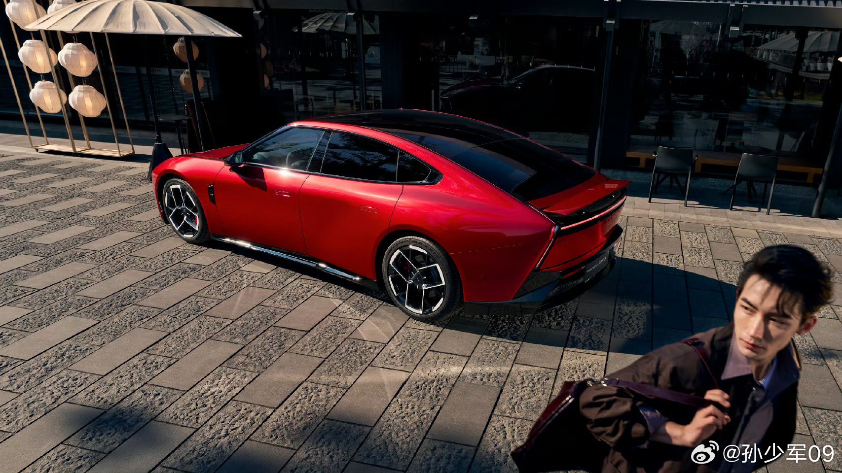 全新小鹏P7即将推出全新外观色-星曜红这个红好看